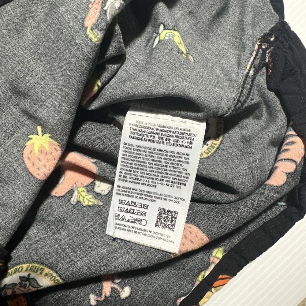 Vans Men's Black Short Sleeve Button-Up, Fruit Sticker Pattern, Size Medium - Picture 4 of 10
